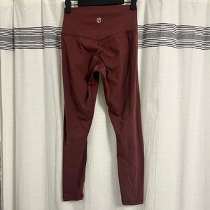 Born primitive size medium soft leggings